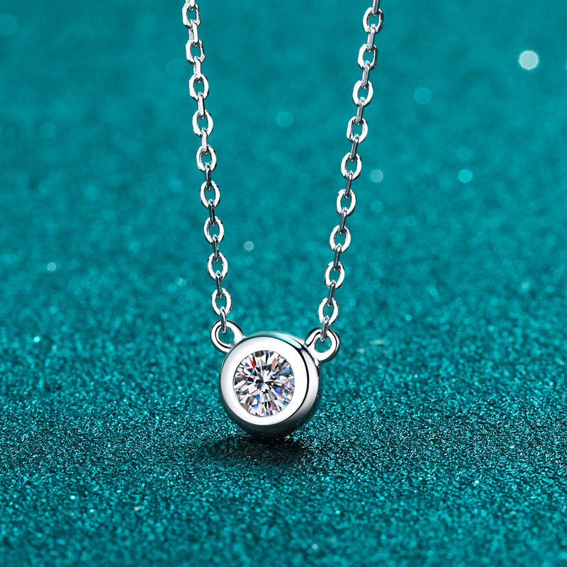 0.5 Ct/1.0ct Moissanite Pendant Necklace 18k White Gold Plated Sterling Silver D Color Round Cut Diamond Necklace