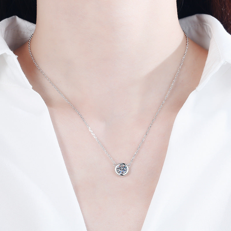 0.5 Ct/1.0ct Moissanite Pendant Necklace 18k White Gold Plated Sterling Silver D Color Round Cut Diamond Necklace