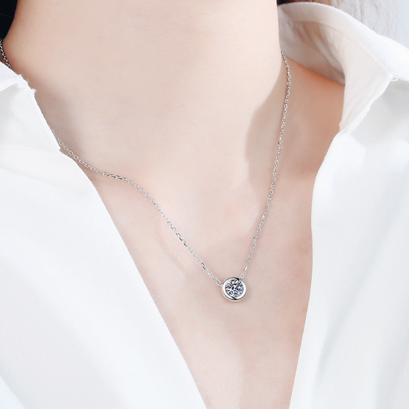 0.5 Ct/1.0ct Moissanite Pendant Necklace 18k White Gold Plated Sterling Silver D Color Round Cut Diamond Necklace