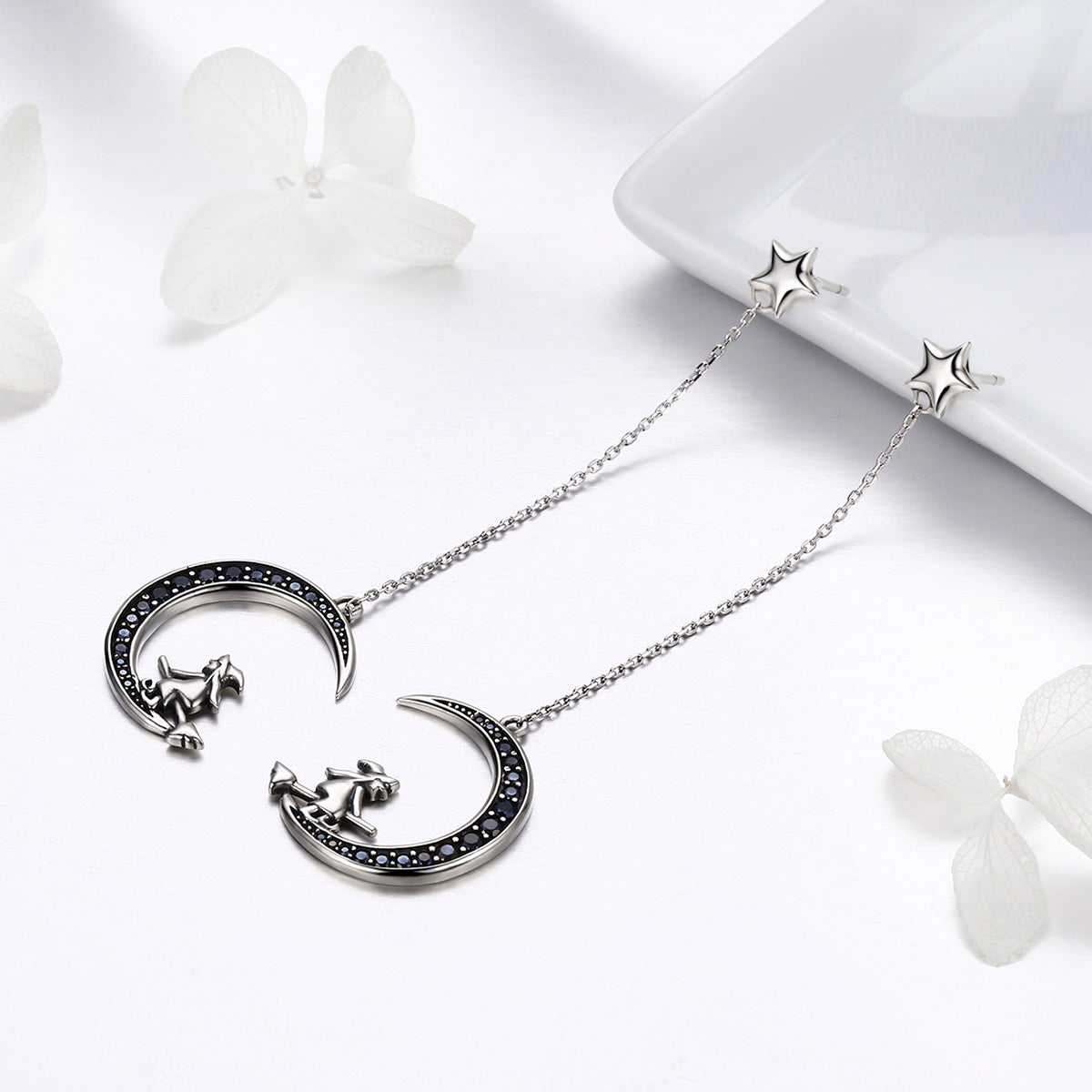 Moon and star earrings Fashion Sterling silver earrings for Valentine's day