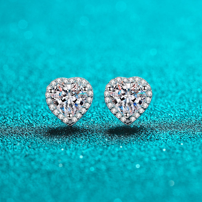 Moissanite sterling silver Stud Earrings 1ct/2CT/4CT Brilliant heart Cut D Color VVS1 Clarity Lab Created Diamond Earrings 18K White Gold Plated Hypoallergenic Sterling Silver Moissanite Stud Earrings