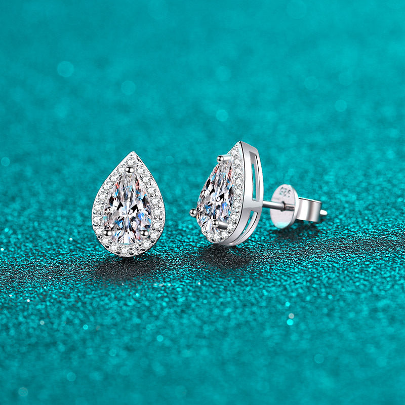 Pear Brilliant Moissanite Stud Earrings 2.0ct Pear Brilliant Cut D Color VVS1 Clarity Lab Created Diamond Earrings 18K White Gold Plated Hypoallergenic Sterling Silver Moissanite Stud Earrings