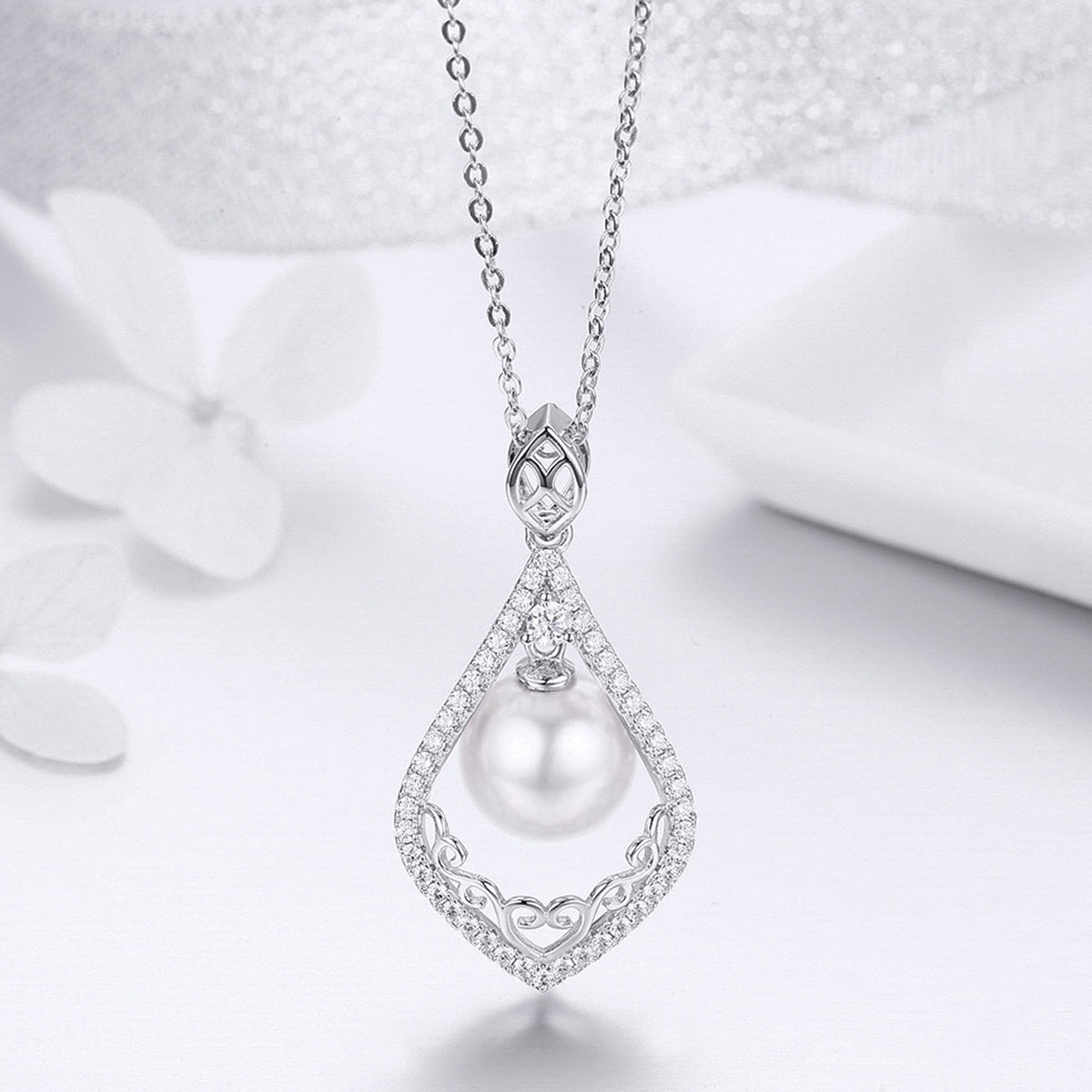 Single pearl necklace